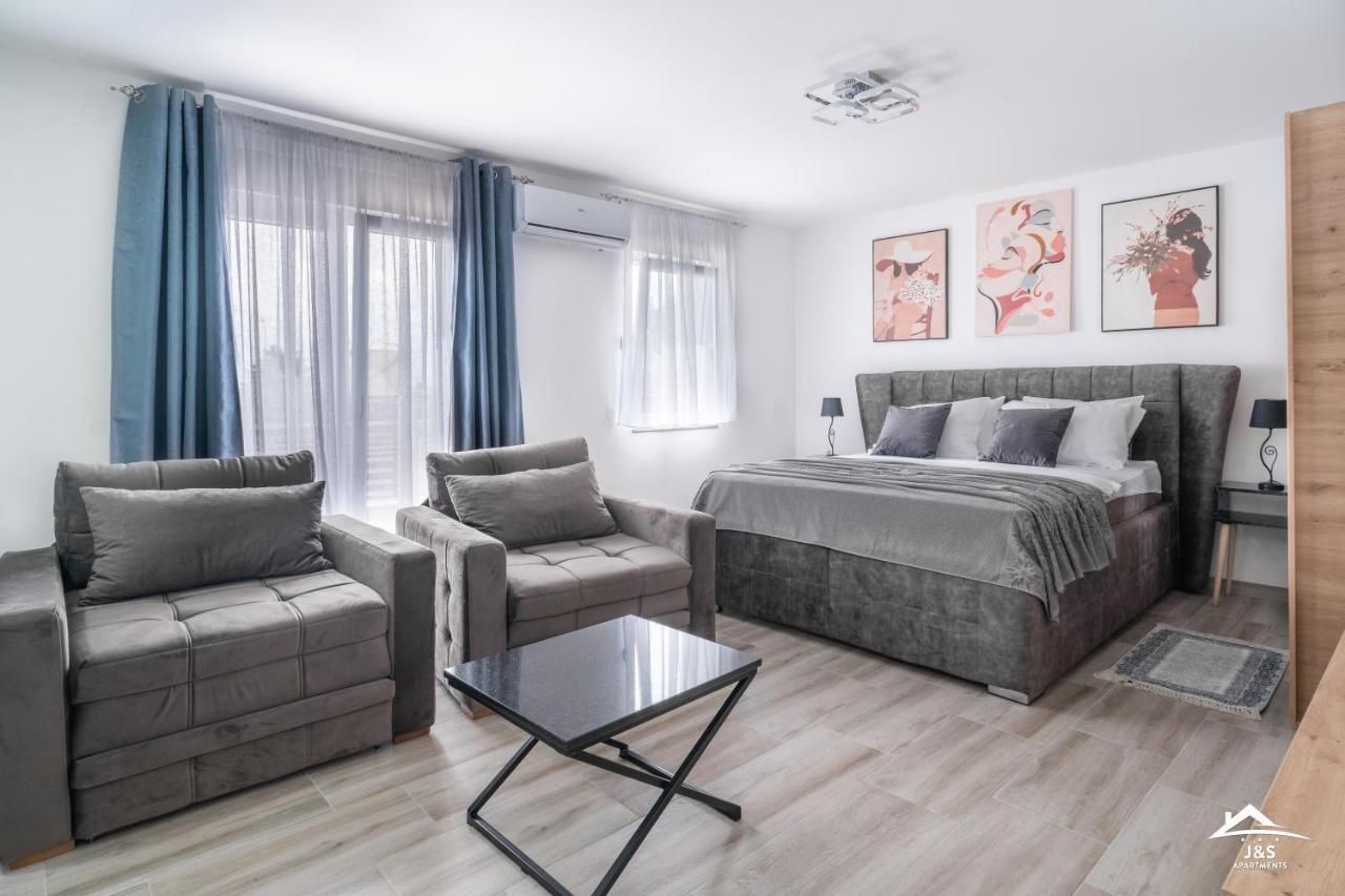 J&S Apartments Ni Εξωτερικό φωτογραφία